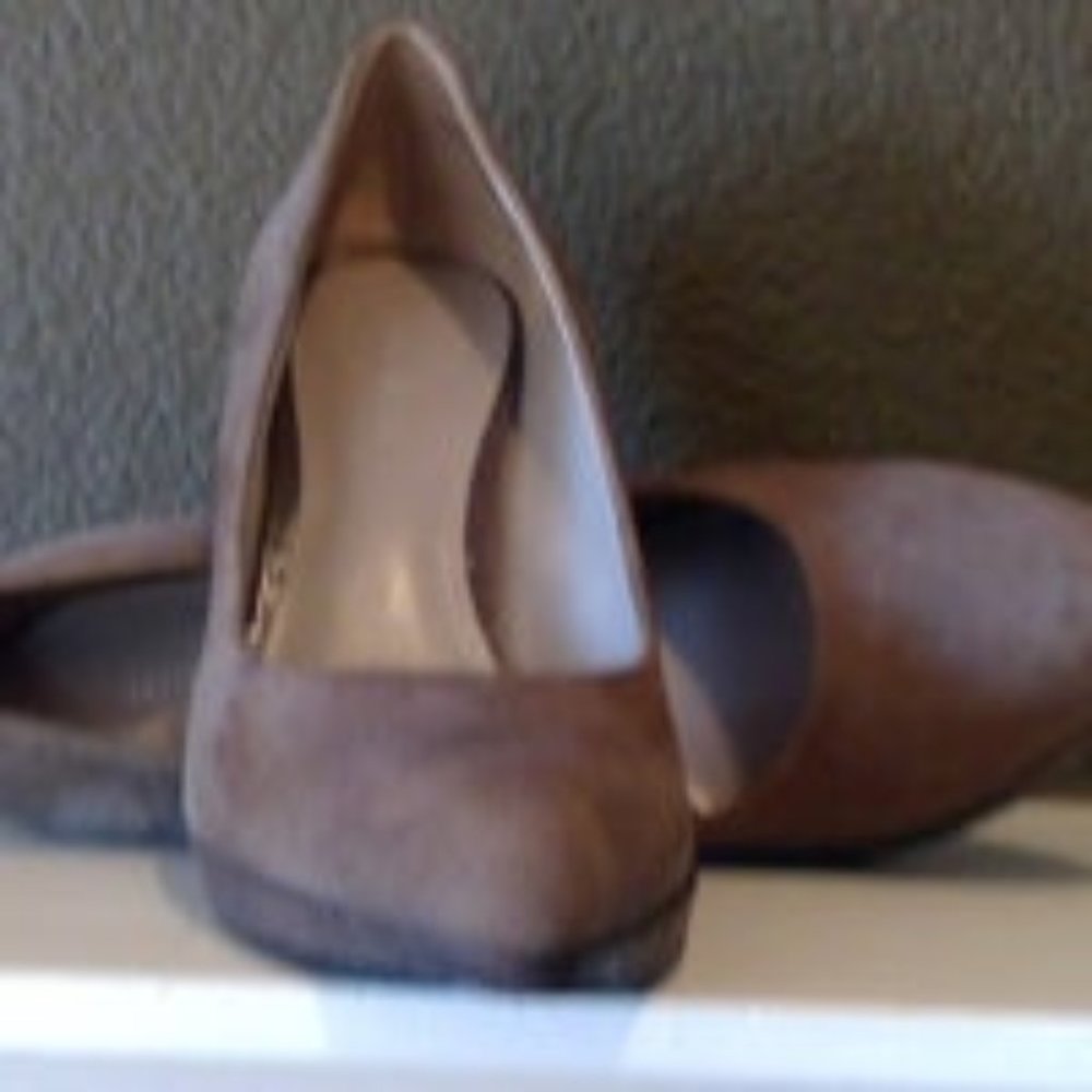 Nine West Tan Brown Suede Pumps Size 6.5